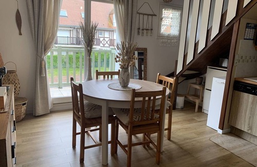 Merville-Franceville-Plage Apartment | Beachfront Duplex for 4 with Balcony & Free Parking