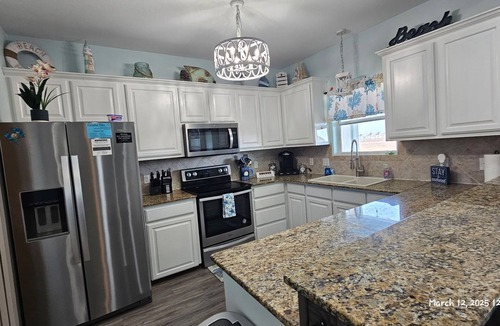 Bella Vista House | Beach 2 minutes , ocean views, community pool, hot tub & game room