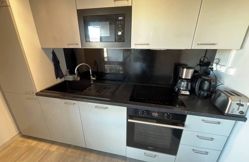 Port-la-Nouvelle Apartment | Beach 200m away - Bright T2 with fast Wifi