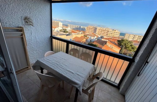 Port-la-Nouvelle Apartment | Beach 200m away - Bright T2 with fast Wifi