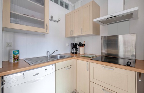 La Rogere Ski Chalet | Beach 200m , house, for 4 people.
