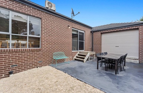 Dromana House | Beach 27 by Ready Set Stay - WiFi & Pet Friendly