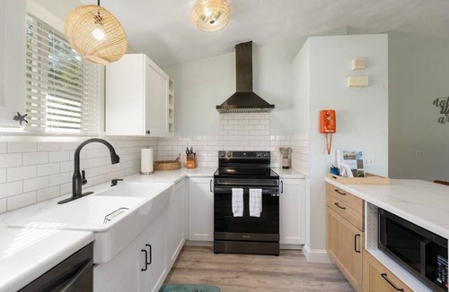 Saunderstown House | Beach Access! Arcade and central air!