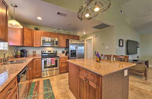 Isla Del Sol House | Beach Access, Fishing Pier & Views: Galveston Home