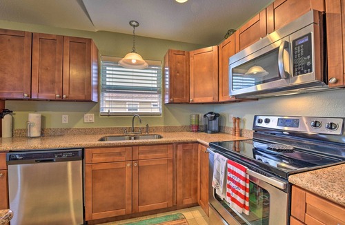 Isla Del Sol House | Beach Access, Fishing Pier & Views: Galveston Home
