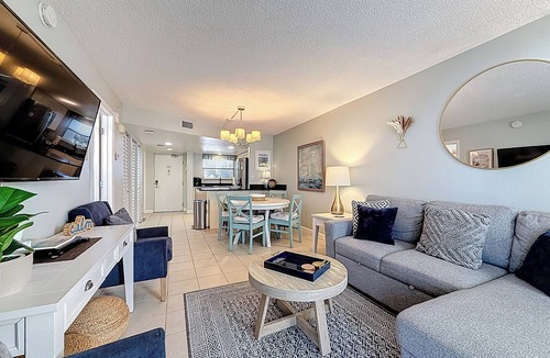 Belle Vista Condo | Beach Access | Gulf Views | Prime Location