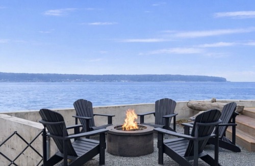Bells Beach House | Beach Access, Kayaks, SUP, and Whale watching