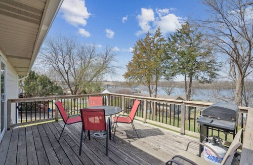 Norwalk House | Beach Access/Kid Friendly/Park/Office/4BR/2B