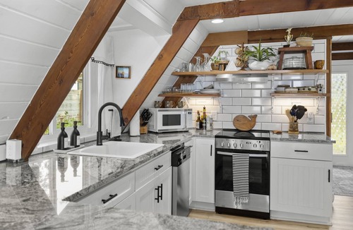 Blaine Cabin | Beach Access /Oceanfront A-frame cabin with sweeping ocean and sunset views