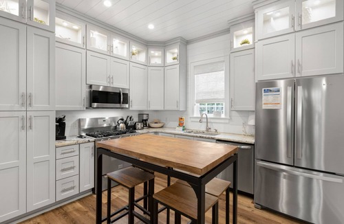 White's Gulfview House | Beach Access + Pool – Summer 20% Off