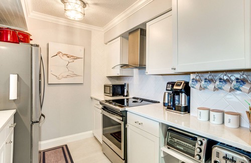 Beachwalk Condo | Beach Access: Ocean-View Condo w/Screened Balcony