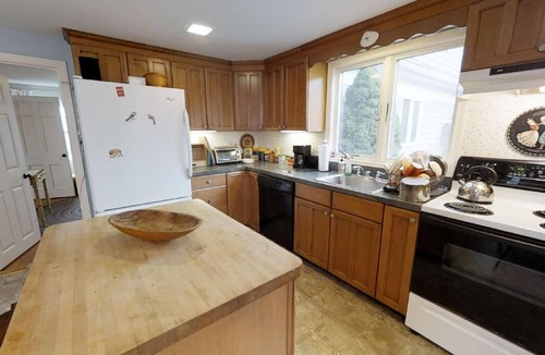 East Dennis House | Beach Access & Views of Cape Cod Bay - Sesuit Neck - Sleeps 10