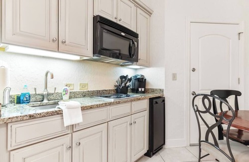 Demere Park Condo | Beach Air -optional BIKES-Pool-Walk 2 Pier Village
