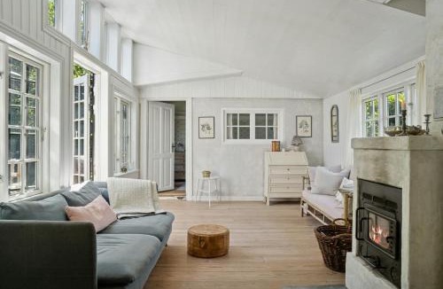 Holloselund House | Beach And Forest Close To Tisvilde House
