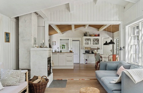 Holloselund House | Beach and forest close to Tisvilde house