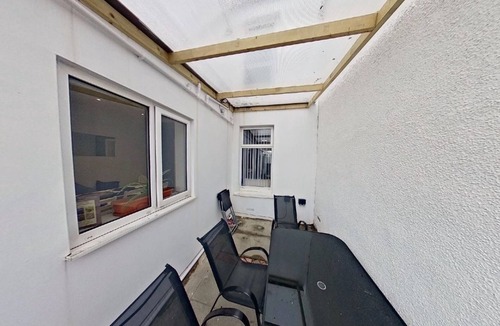 Llanelli House | Beach and golf course holiday home