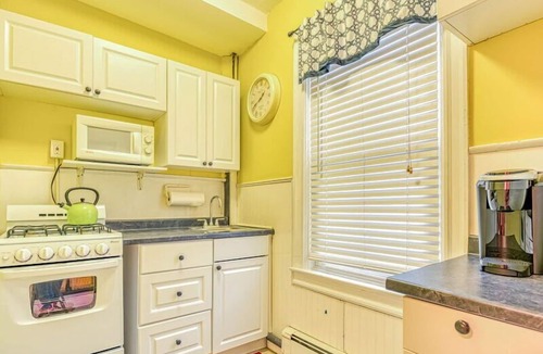 Ocean Grove Apartment | Beach Apartment #6 -Studio w/Bathroom & Kitchen