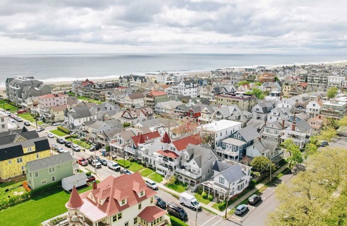 Ocean Grove Apartment | Beach Apartment #6 -Studio w/Bathroom & Kitchen