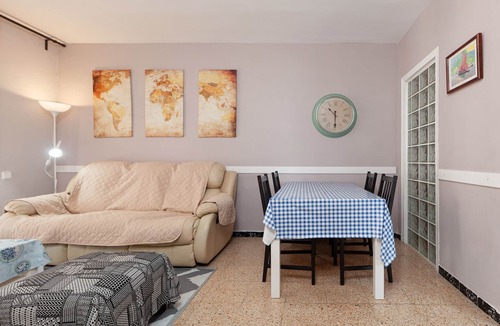 Pineda de Mar Apartment | Beach apartment quiet, sunny and well connected.