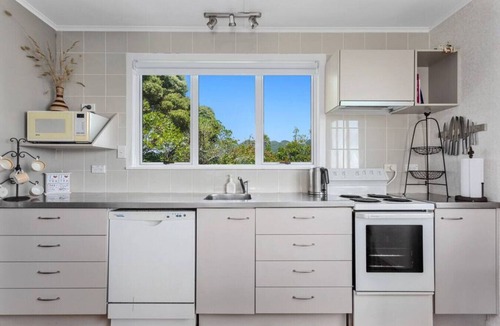 Tirohanga House | Beach Bach on the Dune Trails