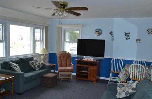 Ship Bottom House | Beach Badges. WIFI. 140233