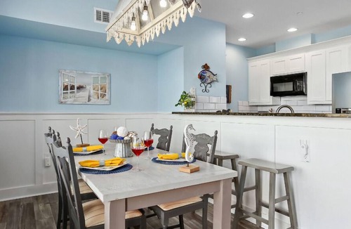 Red Fish Cove Resort | Beach Bayby! Townhouse in Popular Pointe West. Resort Pools, Lazy River!