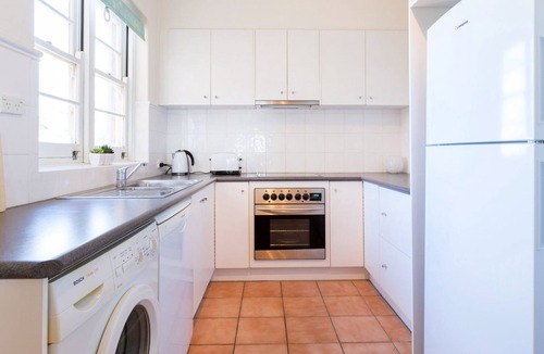 Mornington House | BEACH BELLE - MORNINGTON