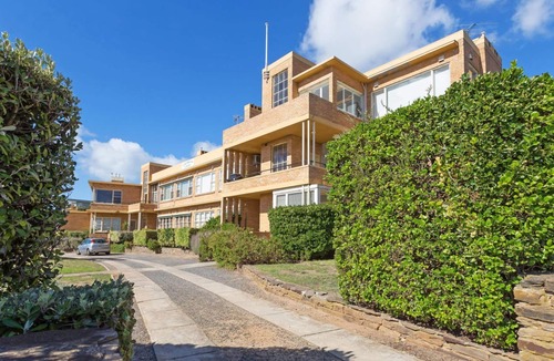 Mornington House | BEACH BELLE - MORNINGTON