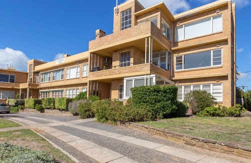 Mornington House | BEACH BELLE - MORNINGTON