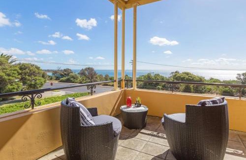 Mornington House | Beach Belle Mornington