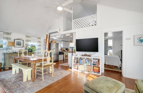 Birdsnest Cottage | Beach Bettie's | Chesapeake Bay Waterfront Cottage w/Sunset Views, Secluded Charm Near Cape Charles