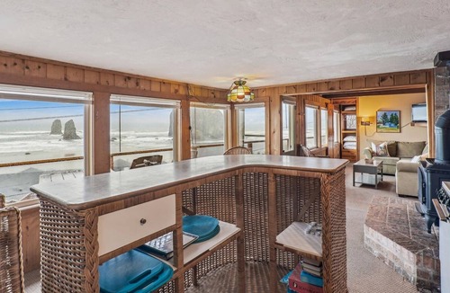 Tolovana Park Cabin | Beach Bijou - Breathtaking Ocean Views!