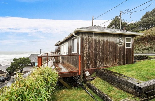 Tolovana Park Cabin | Beach Bijou - Breathtaking Ocean Views!