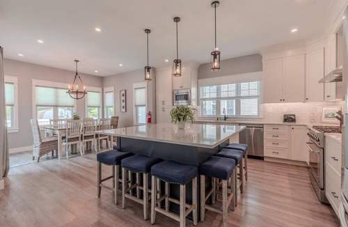 Town Bank House | Beach Block 4 Bed/3 Bath Home with Pool