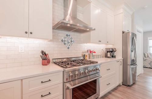 Town Bank House | Beach Block 4 Bed/3 Bath Home with Pool