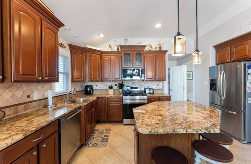 Sea Isle City House | BEACH BLOCK+Ocean Views! 5BR/3.5BA, Location