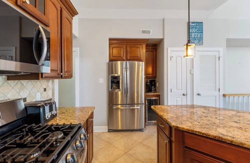 Sea Isle City House | BEACH BLOCK+Ocean Views! 5BR/3.5BA, Location