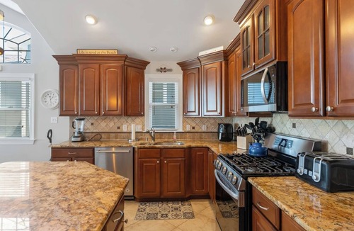 Sea Isle City House | BEACH BLOCK+Ocean Views! 5BR/3.5BA, Location