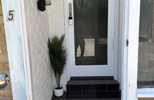 Brighton Apartment | Beach & Boutique Shopping - Here !