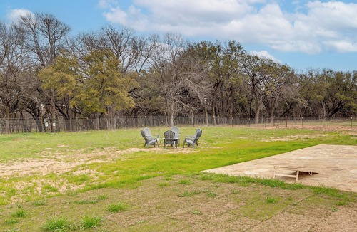 Thurber House | Beach + Brazos River Access! Family-Friendly Haven