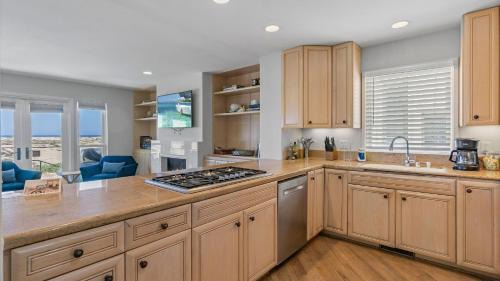 Balboa Peninsula House | Beach Break by AvantStay Oceanfront View Patio