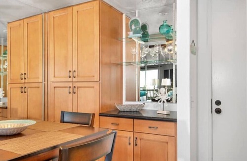 Oceanside Condo | *Beach Break* Oceanfront/Balcony/Walk Everywhere