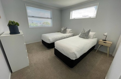 Papamoa Beach House | Beach Break Papamoa-Beachfront