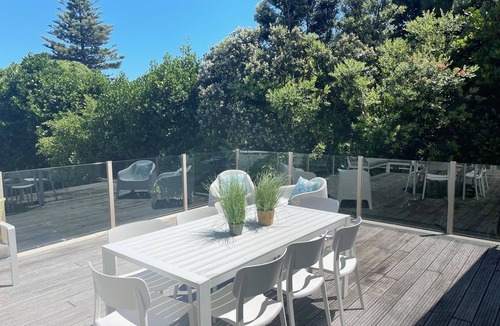 Raumati South House | Beach Breakaway!