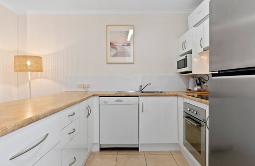 Sunrise Beach Apartment | Beach Breakers Resort