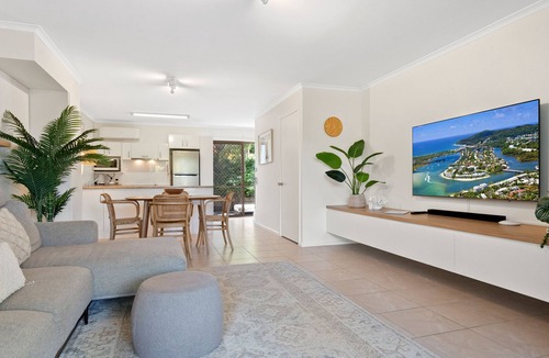 Sunrise Beach Apartment | Beach Breakers Resort