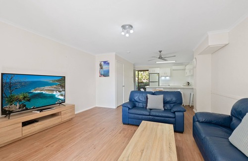 Sunrise Beach Apartment | Beach Breakers Resort