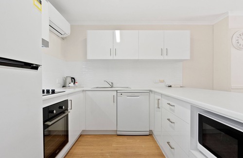 Sunrise Beach Apartment | Beach Breakers Resort