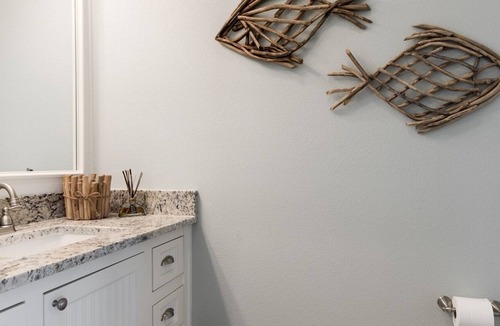 Crystal Beach House | Beach Breeze*Beachfront*Pet friendly