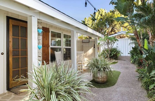 La Jolla Shores Apartment | Beach Bungalow 2 Blocks to Beach